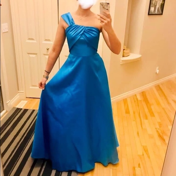 Monique L’huillier designer dress - Picture 2 of 9